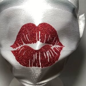 💎🚨Satin Glitter Lip Face Mask🚨💎
